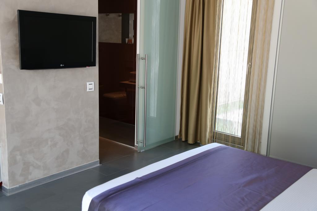 Enigma Complex 4*