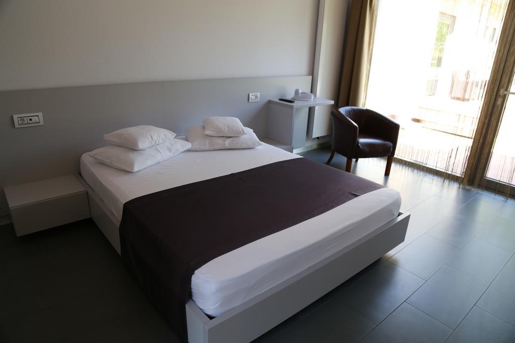 Enigma Complex Mamaia